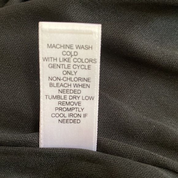 NWT est. 1946 black lined v-neck dress with pockets. Size 14/16 W. - Picture 9 of 10